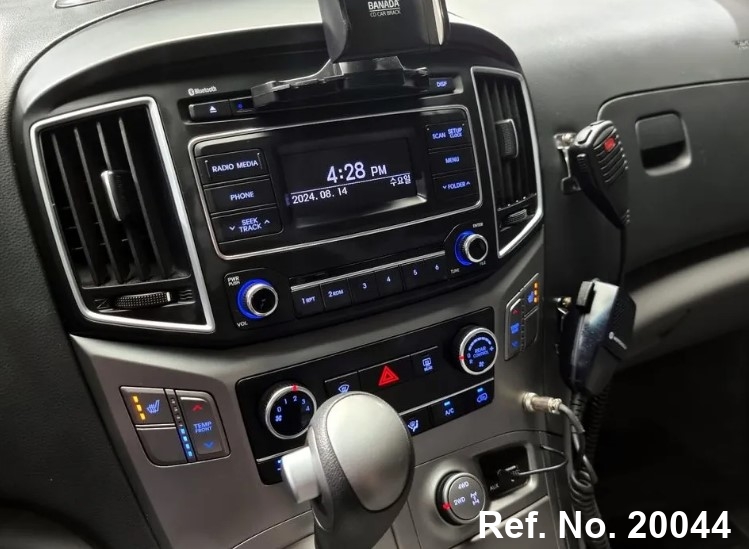  Hyundai / Grand Starex Stock No. 20044